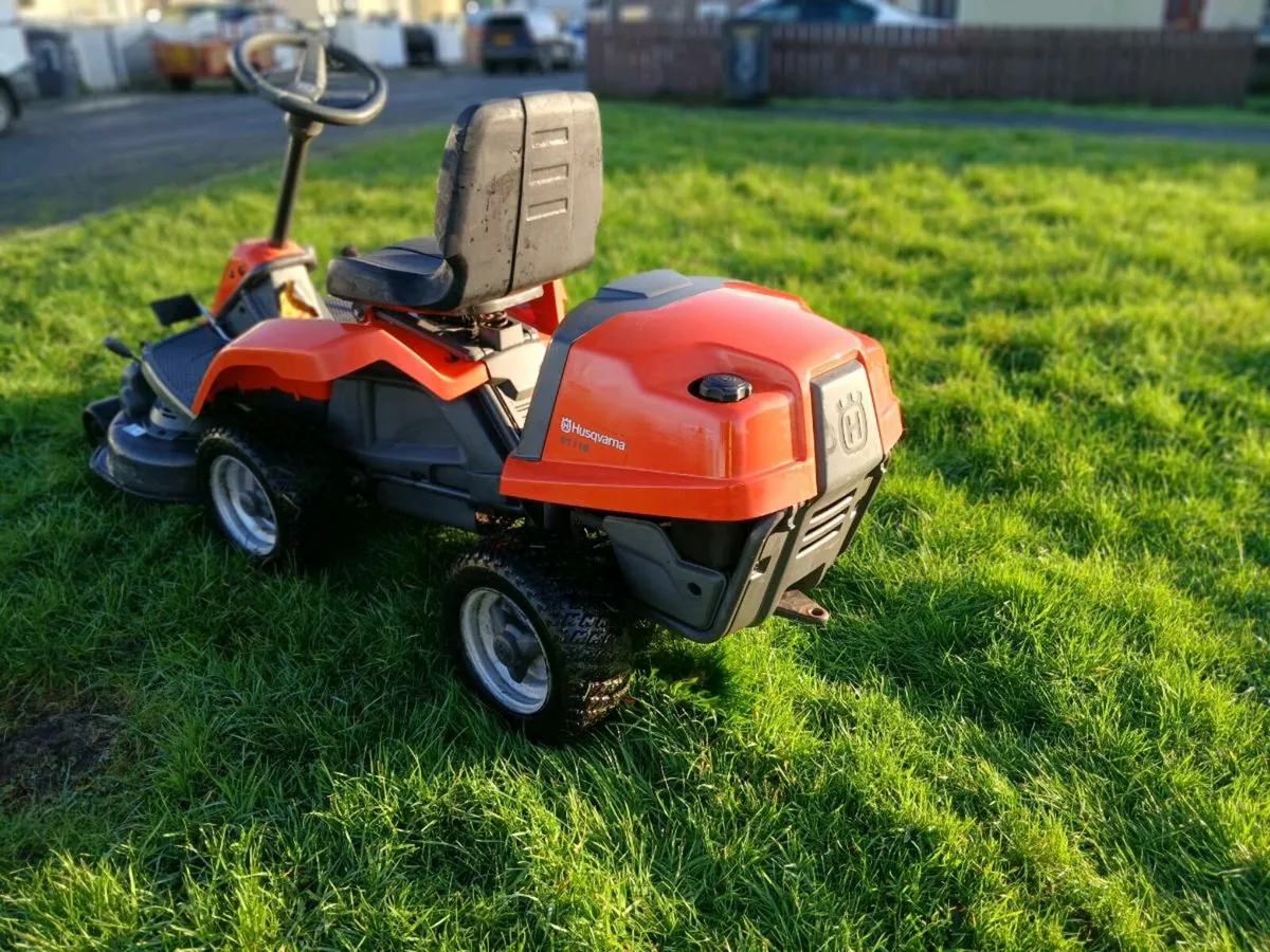 Husqvarna ride on lawnmower - Image 4