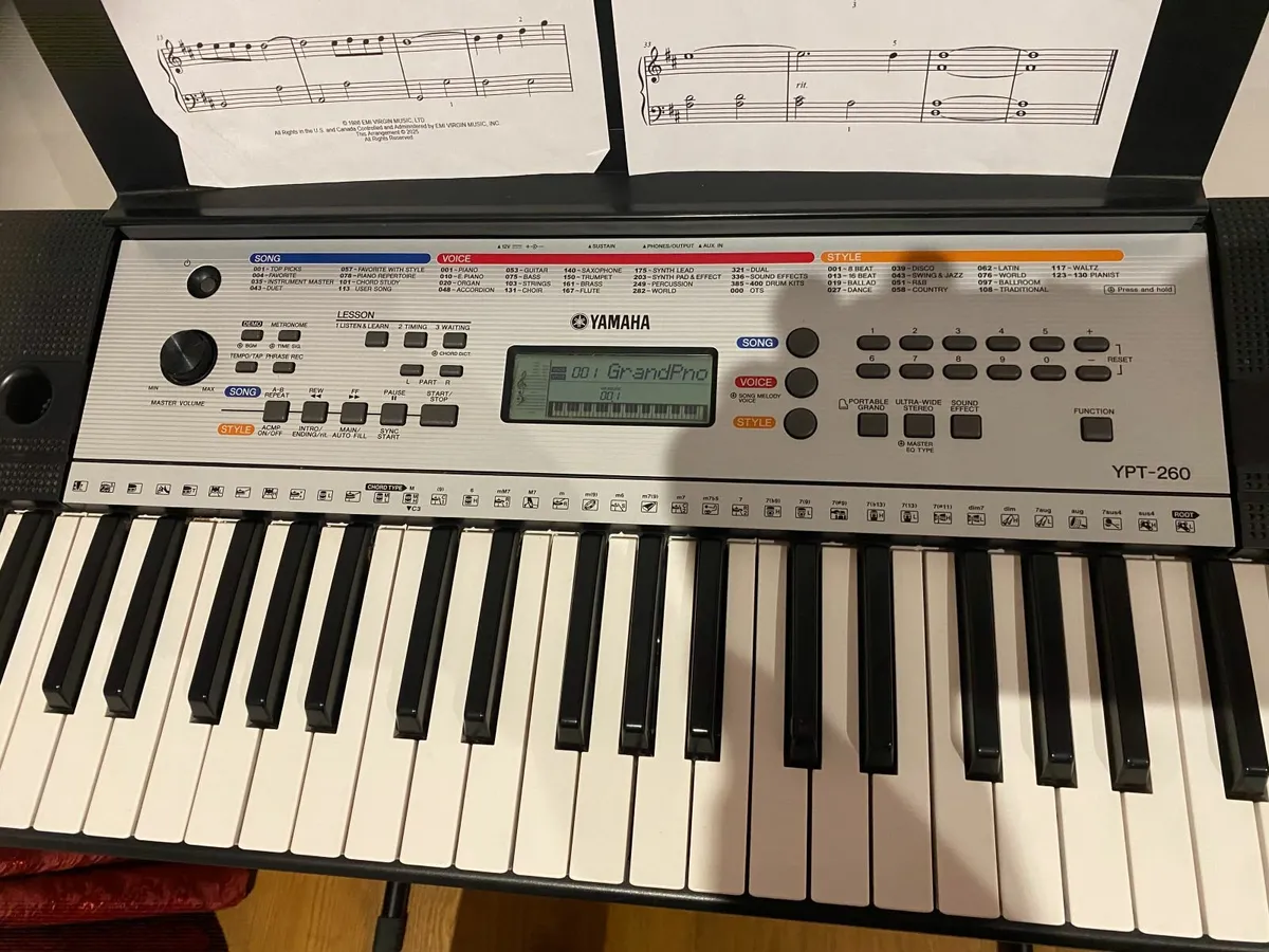 Yamaha YPT-260 Keyboard and Piano Chair - Image 3
