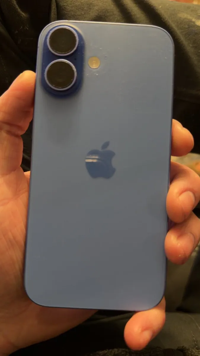 iPhone 16 cracked screen works perfect - Image 1