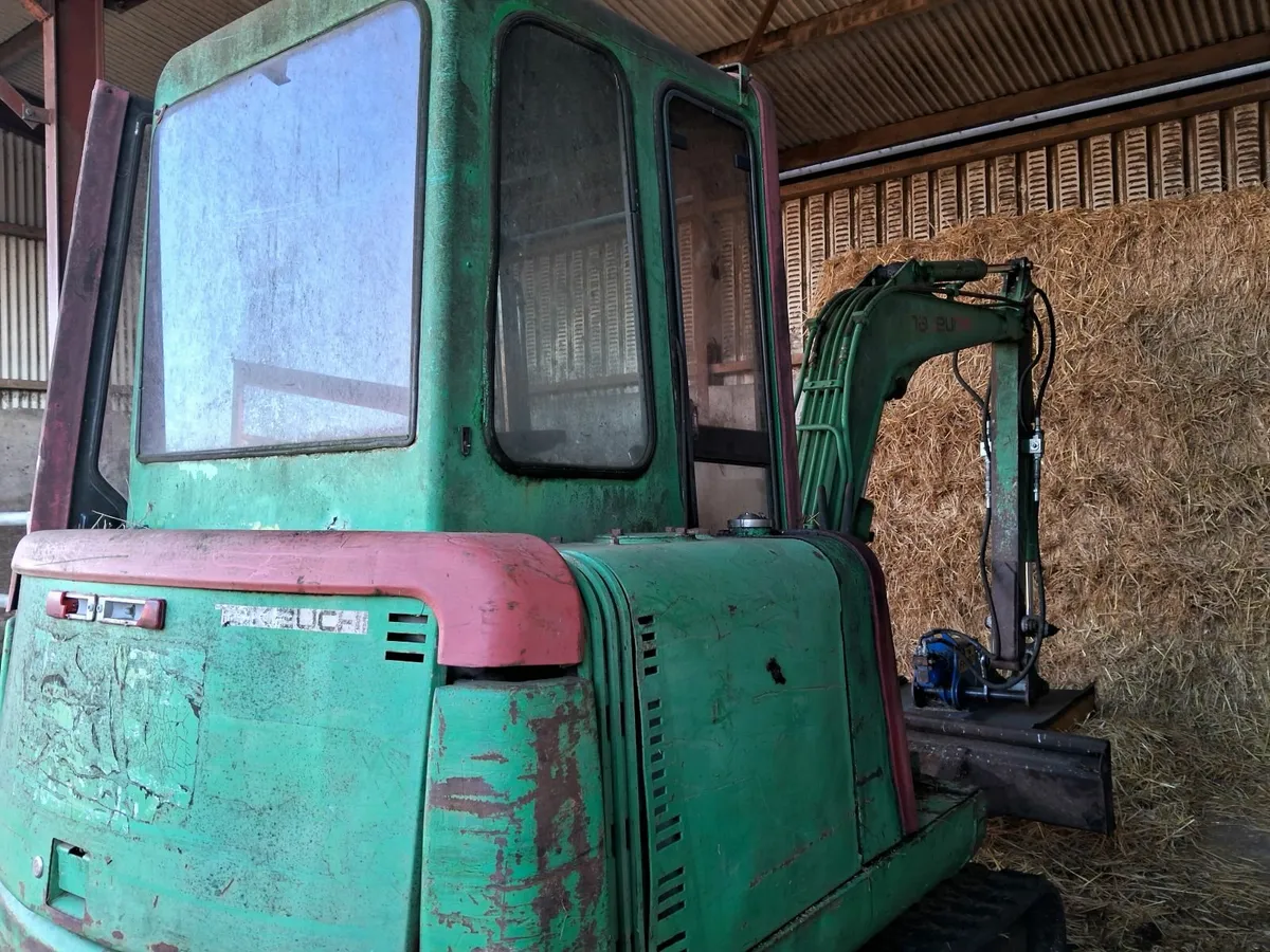 3 tonne Mini Digger - Image 2