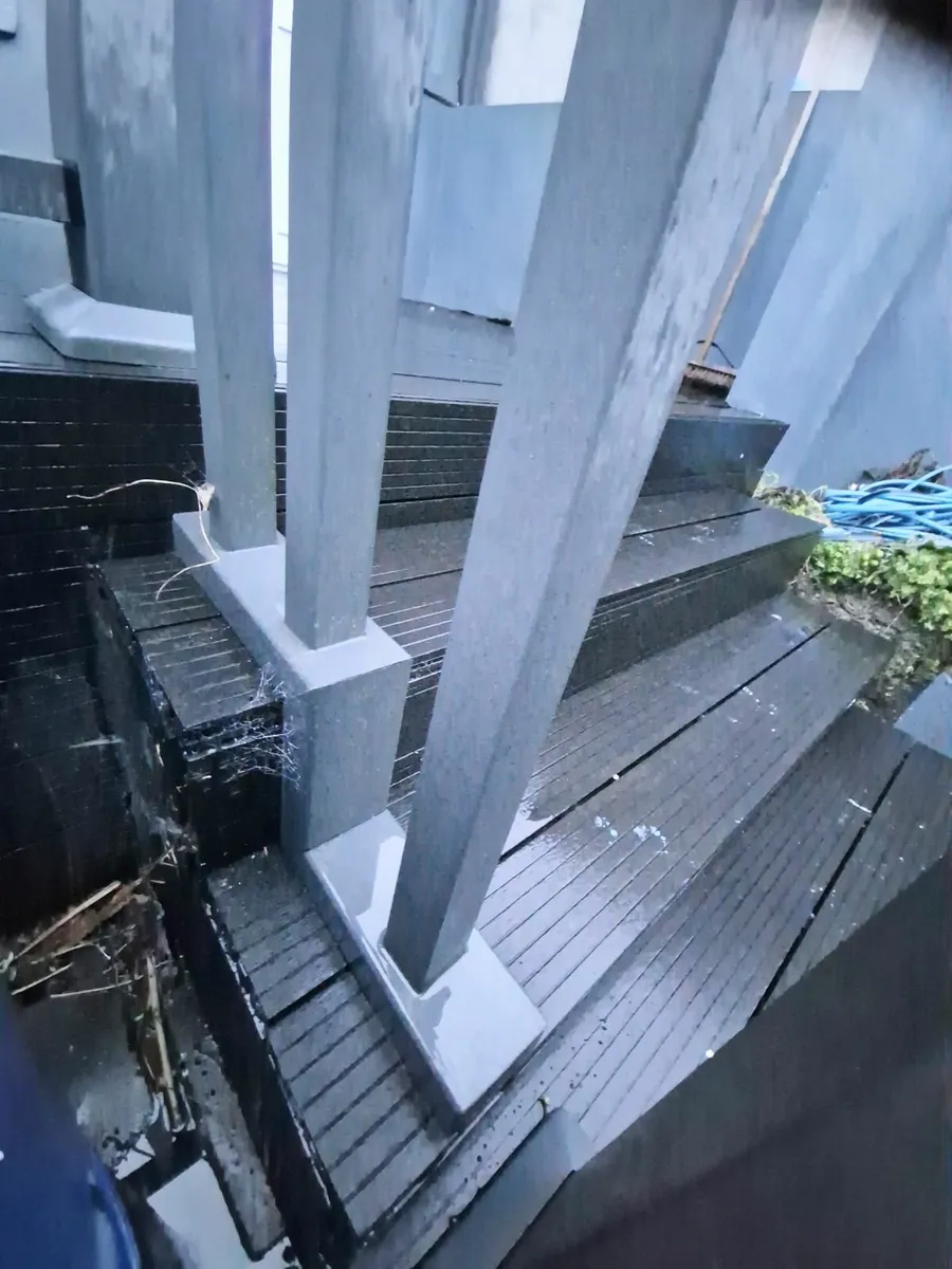 Decking 20m sq Railing & Steps - Image 3