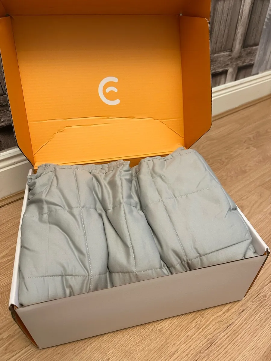 NEW Emma Hug Weighted Blanket - Image 1