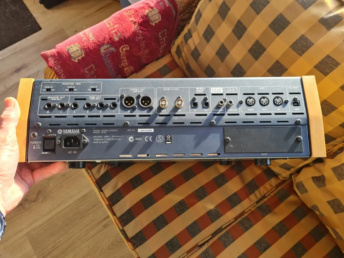 Yamaha studio desk - Image 4