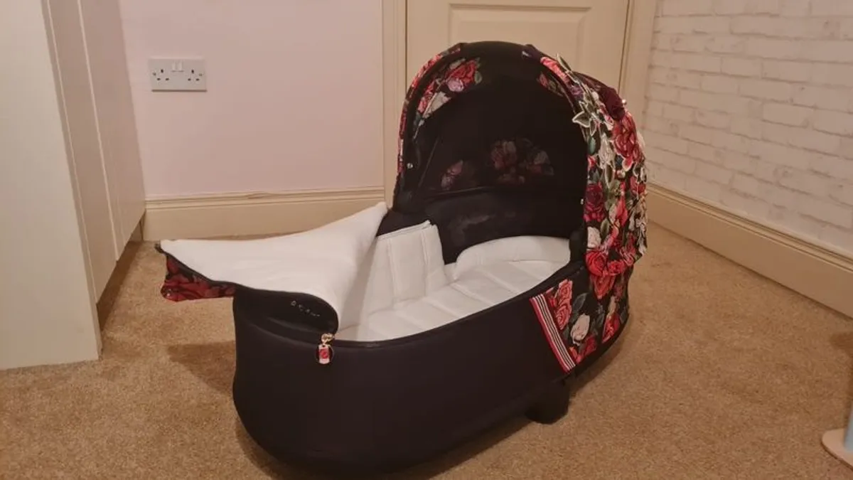 Cybex Priam Pram & Travel System & Car Seat - Image 2