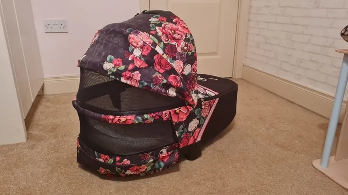 Cybex Priam Pram & Travel System & Car Seat - Image 3