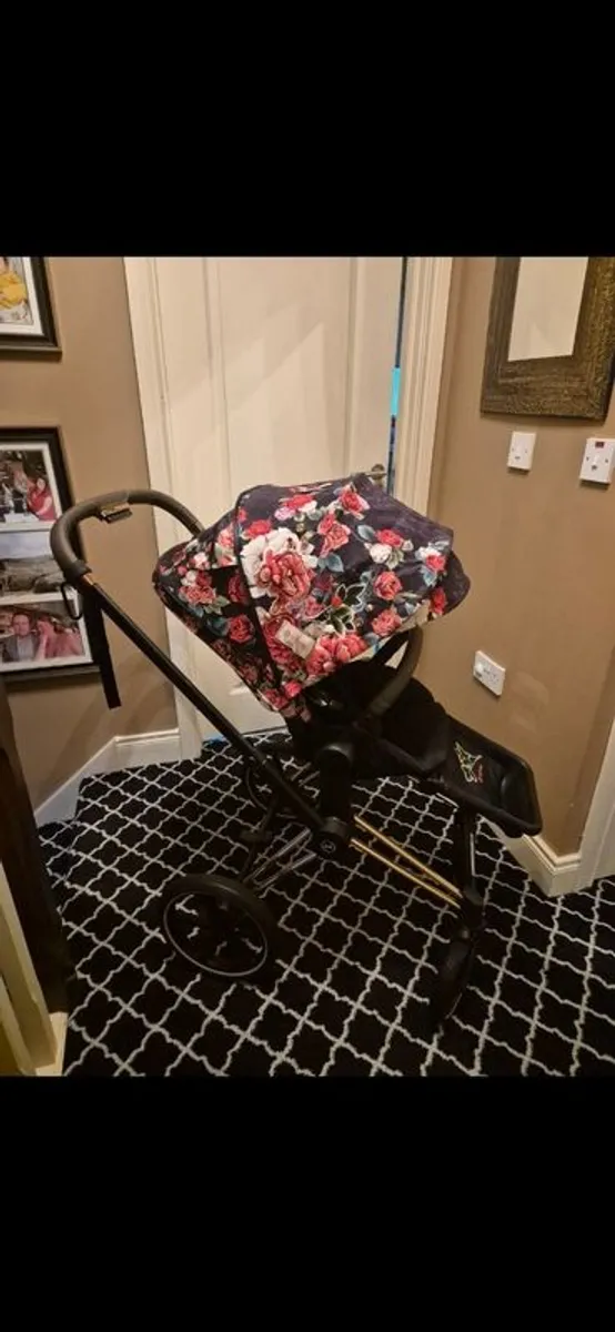 Cybex Priam Pram & Travel System & Car Seat - Image 4