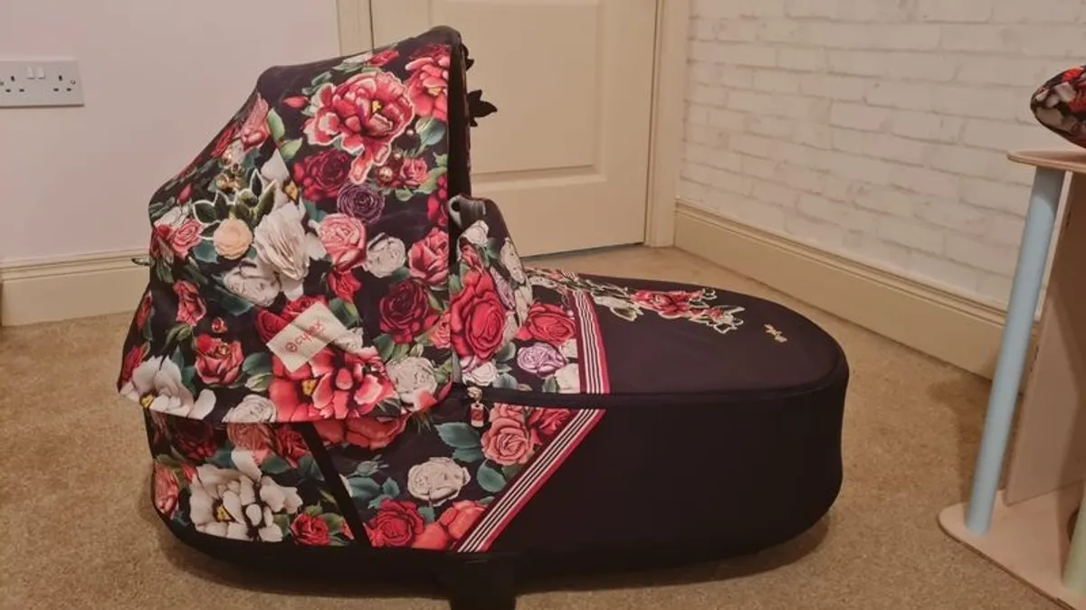 Cybex Priam Pram & Travel System & Car Seat - Image 1