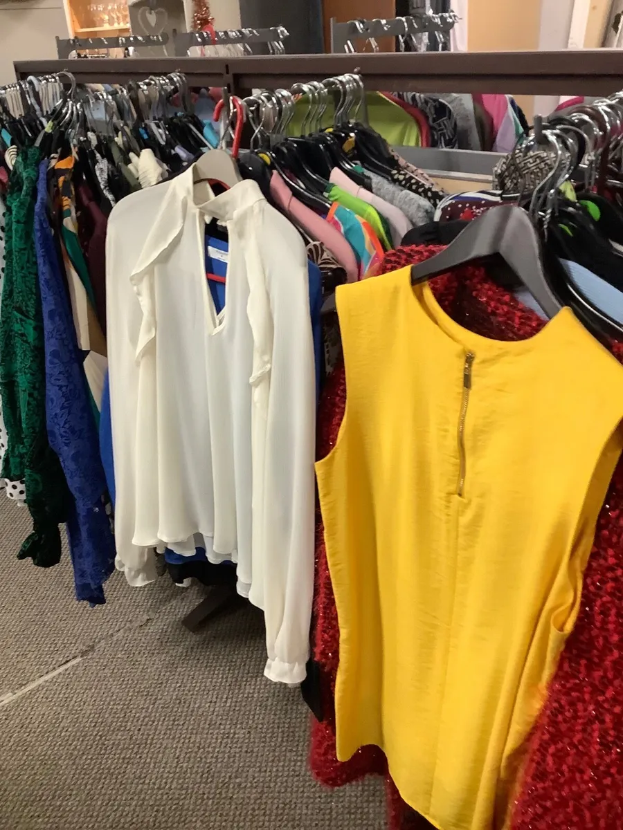 Large quantity of ladies clothing - Image 3