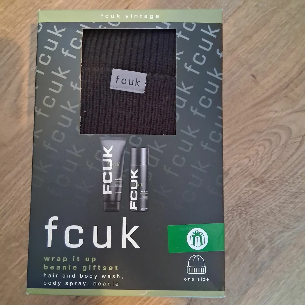 Mens Body wash and beanie gift set