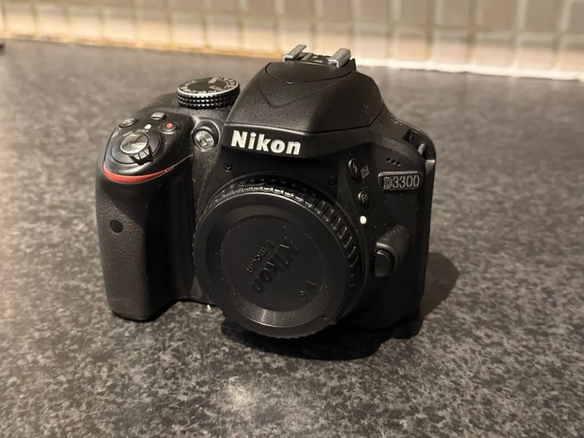 Nikon D3300 DSLR + 18-55mm Kit Lens + Charger + Battery - Image 2