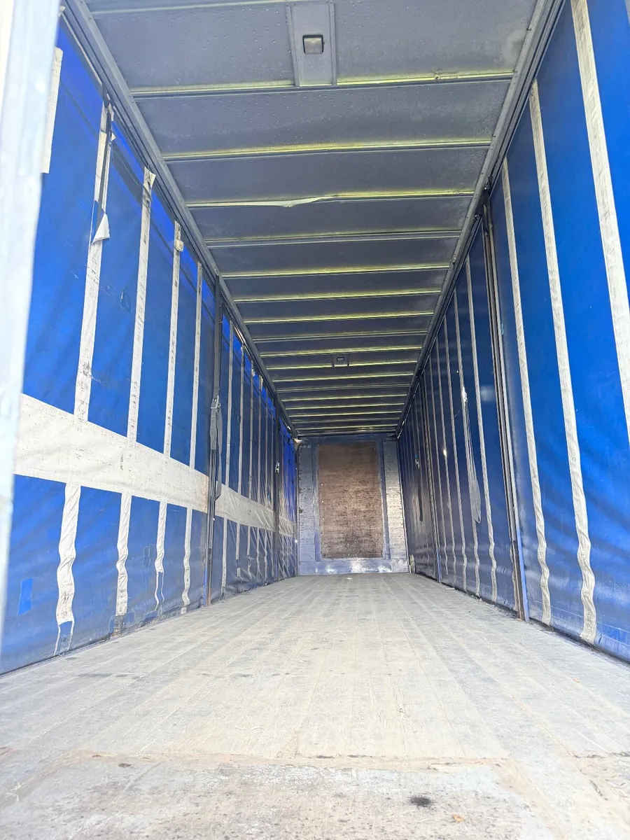 13.6m Curtainsider Storage Trailers - Image 3