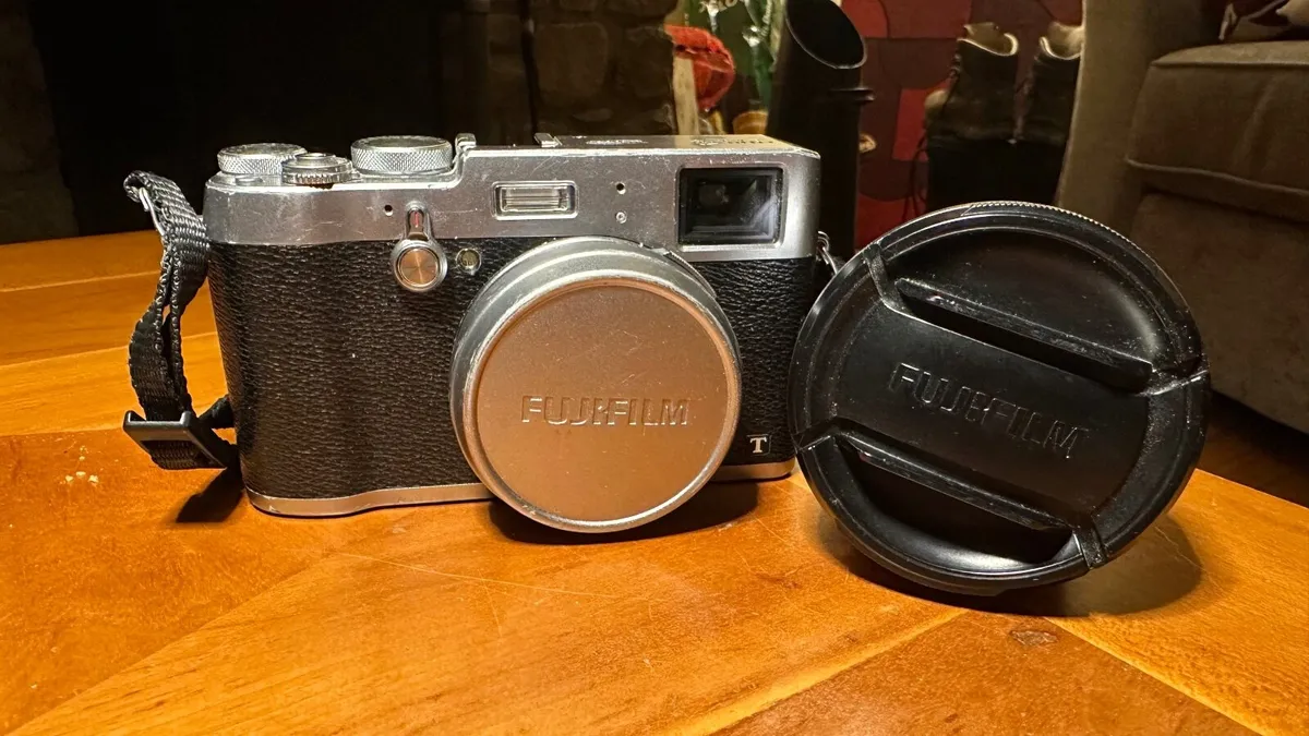 Fujifilm X100T Retro style APS-C camera - Image 4