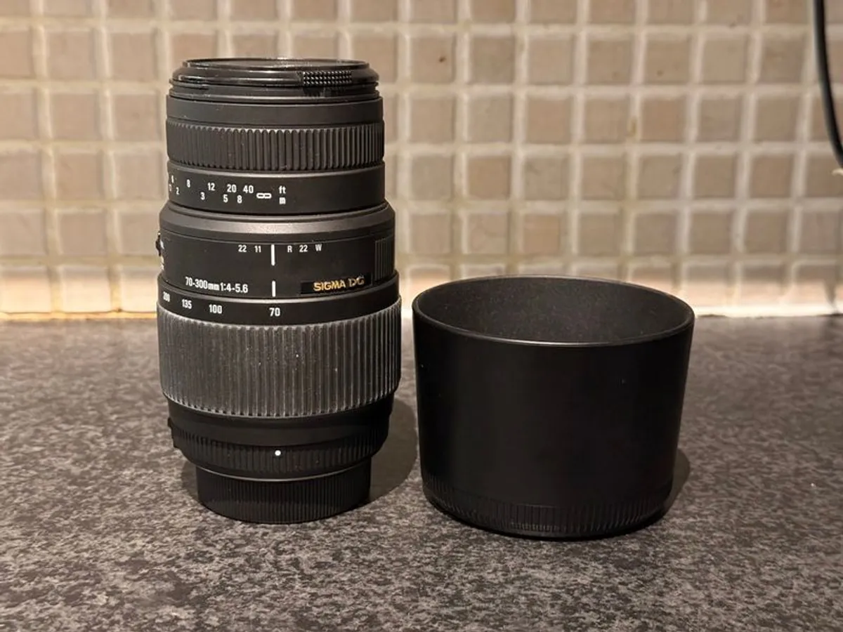 Sigma 70-300mm f/4-5.6 DG - Nikon Mount - Image 1