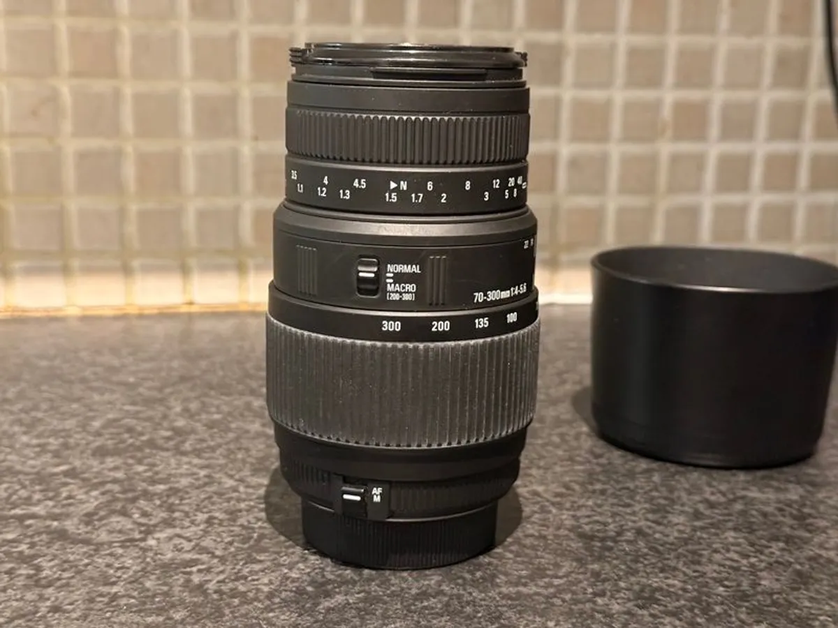 Sigma 70-300mm f/4-5.6 DG - Nikon Mount - Image 2
