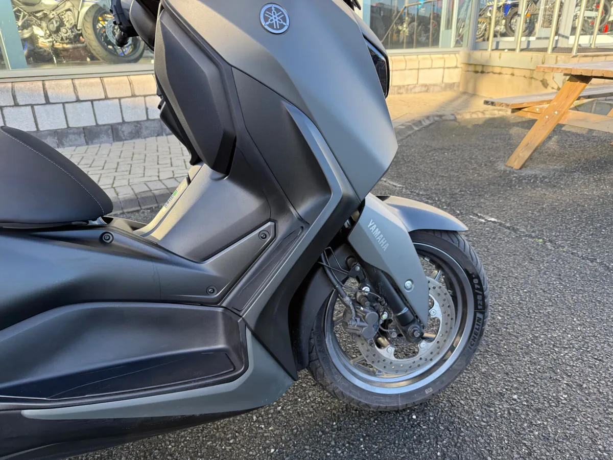 2025 Yamaha XMAX 300 Demo Bike - Image 2