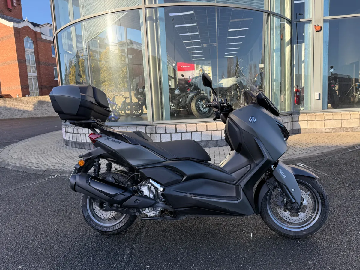 2025 Yamaha XMAX 300 Demo Bike - Image 1