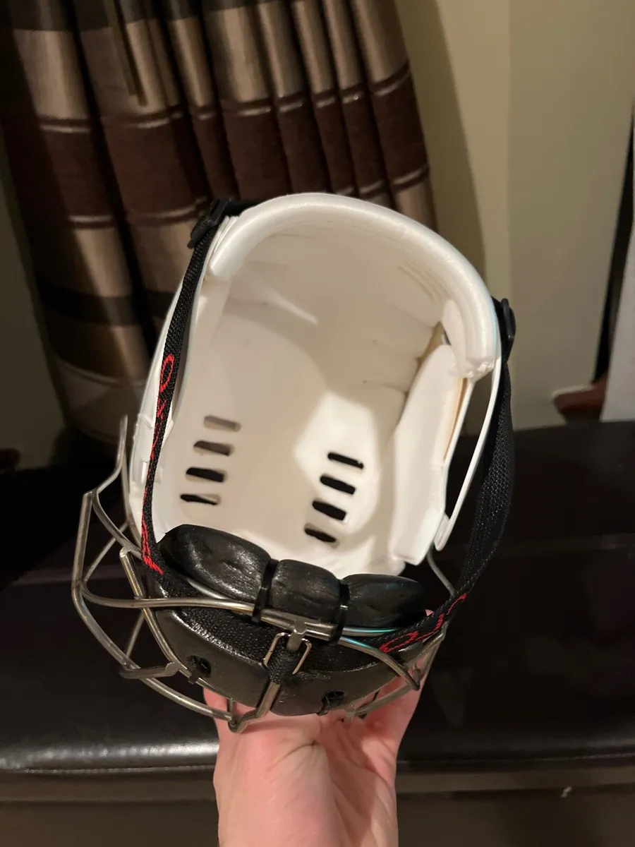 White mycro hurling helmet brand new - Image 4