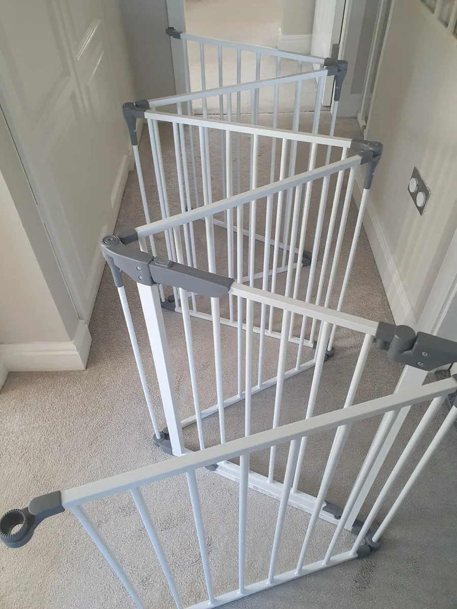 3-in-1 Playpen Gate - Image 1