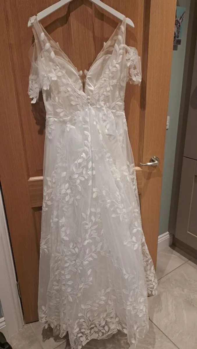 Madi Lane Jaya wedding gown - Image 2