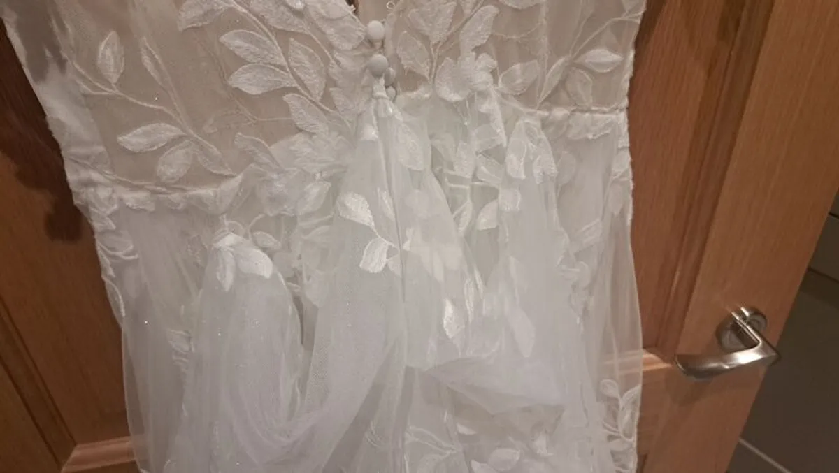 Madi Lane Jaya wedding gown - Image 4