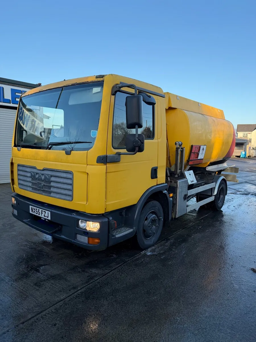 Man oil tanker - Image 2