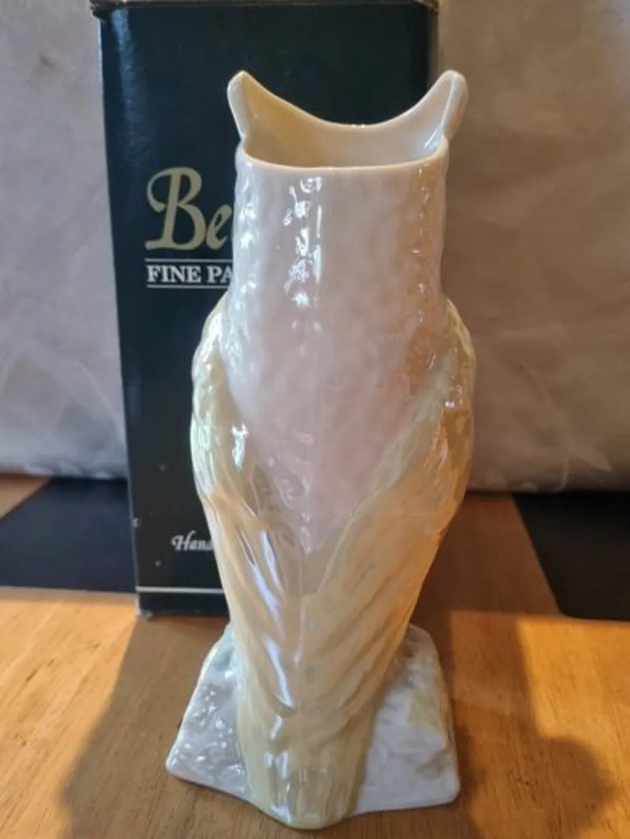 Belleek owl-shaped vase - Image 4