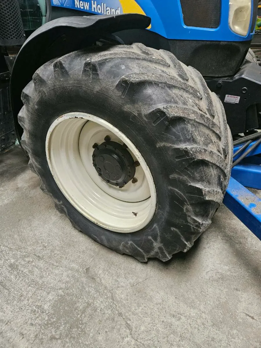New Holland solid rims & tyres - Image 3