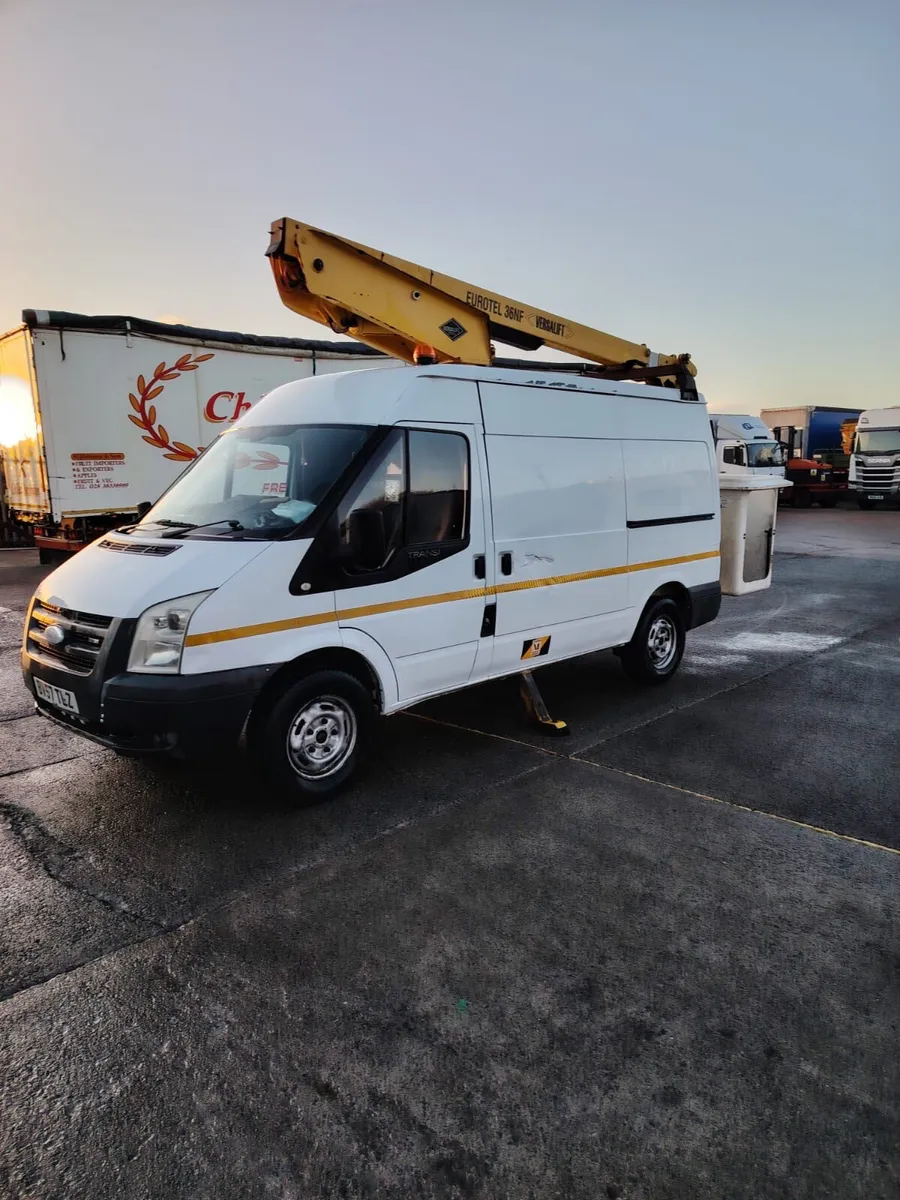2008 transit 3.5 ton cherry picker 13.5 meter lift - Image 4