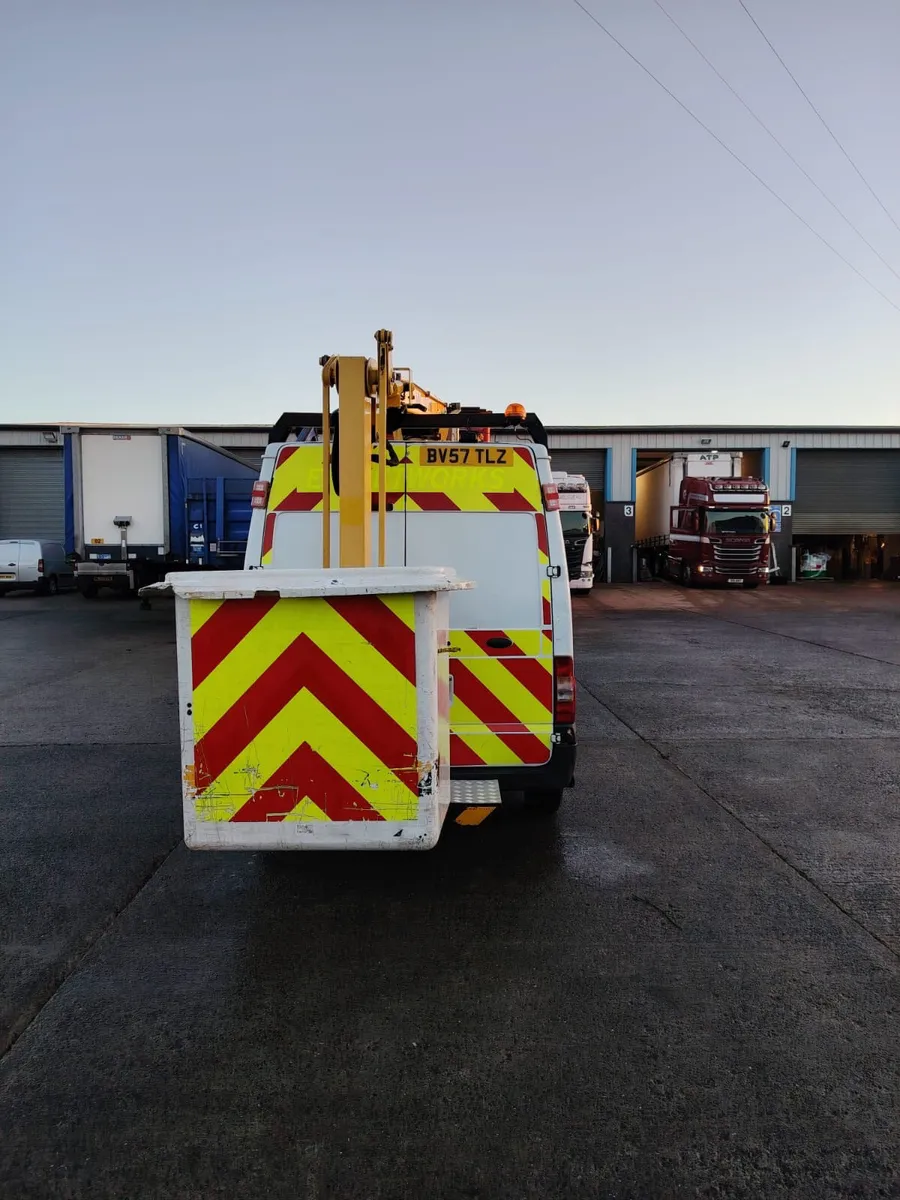 2008 transit 3.5 ton cherry picker 13.5 meter lift - Image 3