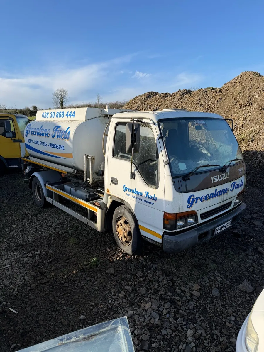 Isuzu oil tanker - Image 1