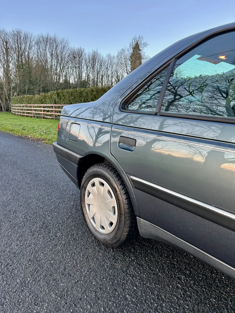 Super low mileage Peugeot 405 Gri Automatic - Image 4