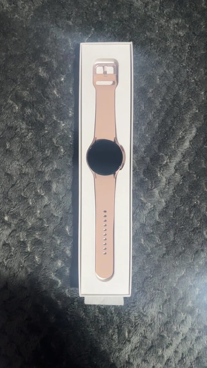 Samsung galaxy smart watch 4 - Image 1