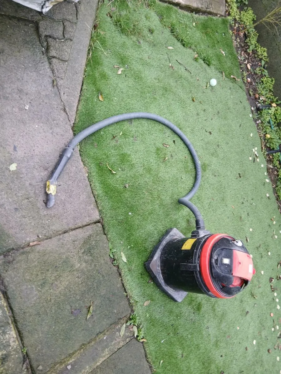 Industrial hoover - Image 1