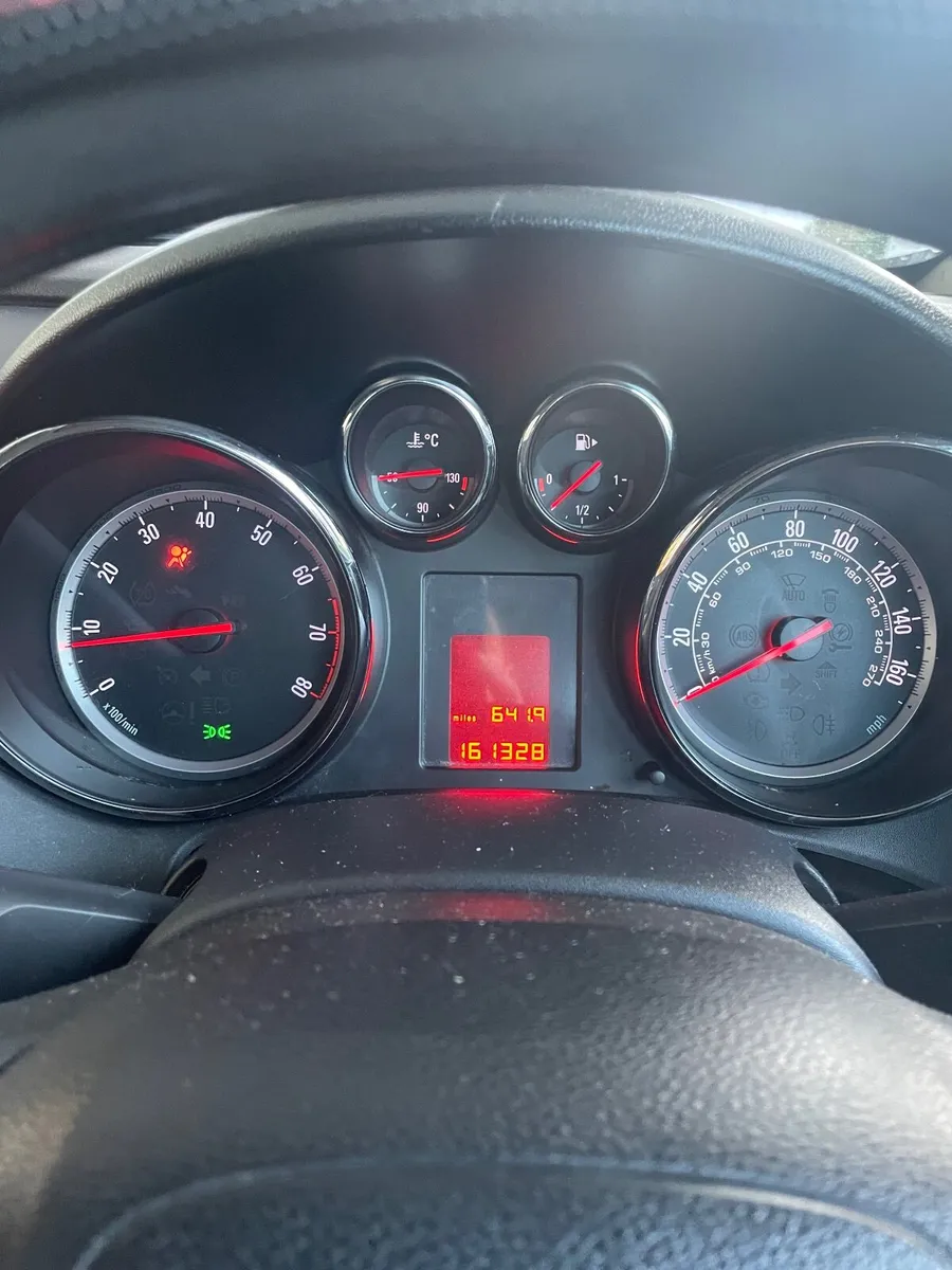 Vauxhall Astra 2011 - Image 2