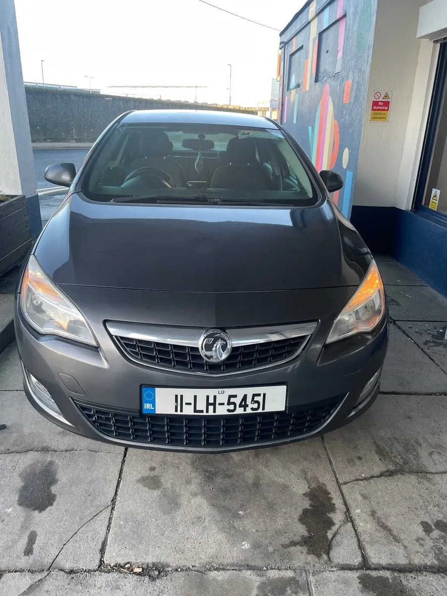 Vauxhall Astra 2011 - Image 1