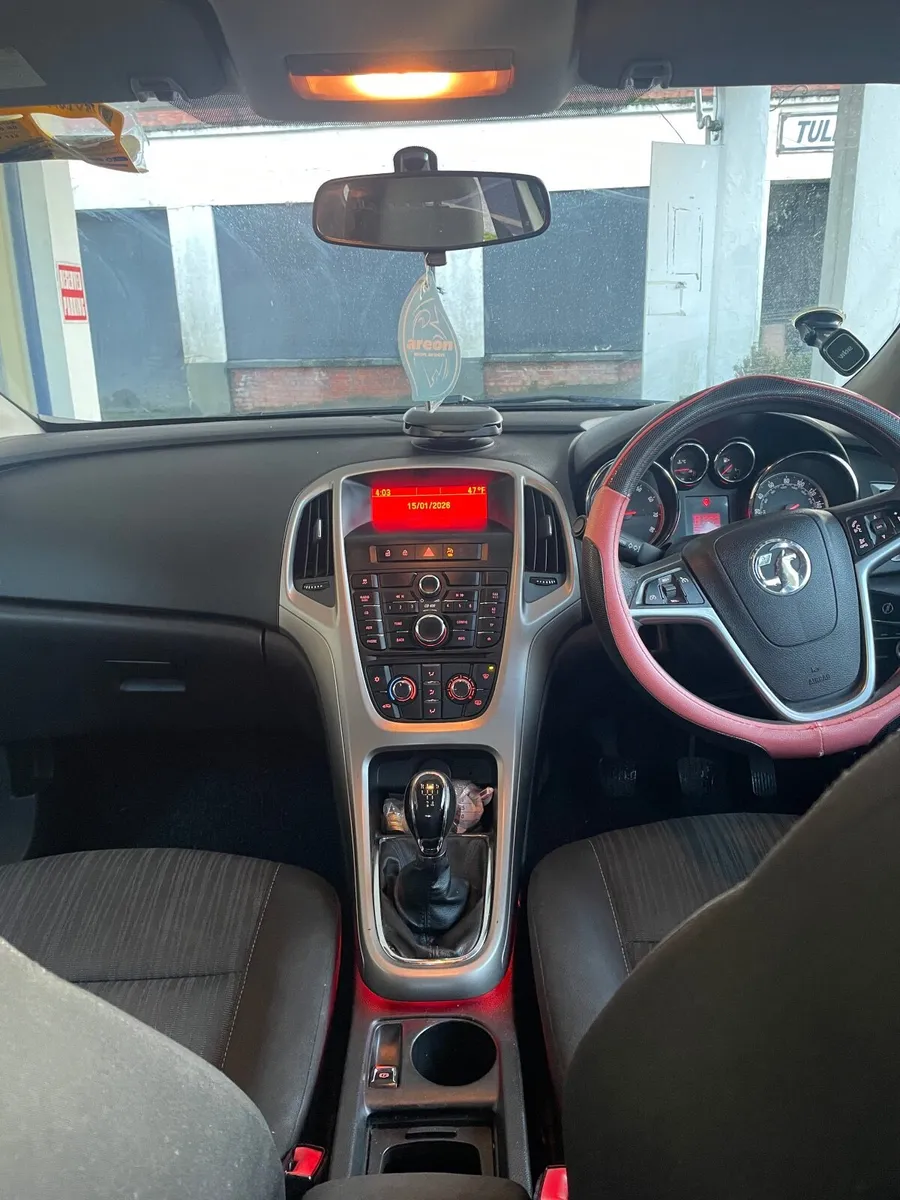 Vauxhall Astra 2011 - Image 4
