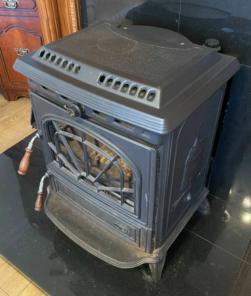 Stanley Erin Boiler Stove - Image 1