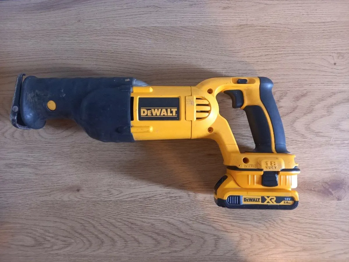 DeWalt Battery Adapter - Image 2