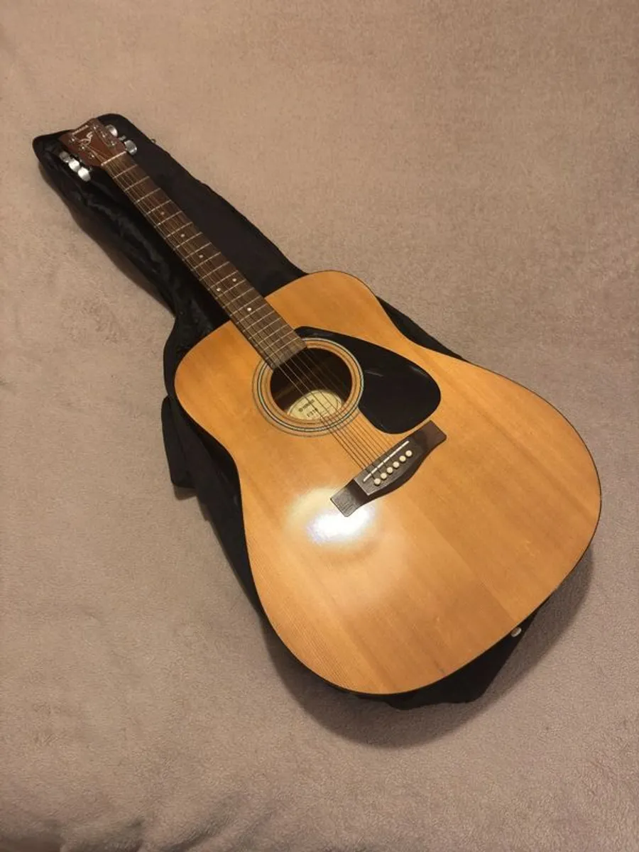 Yamaha F310 Acoustic Guitar + Gig Bag - Image 1