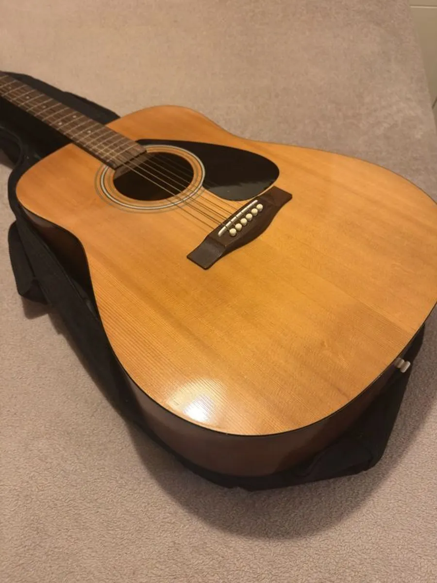 Yamaha F310 Acoustic Guitar + Gig Bag - Image 2