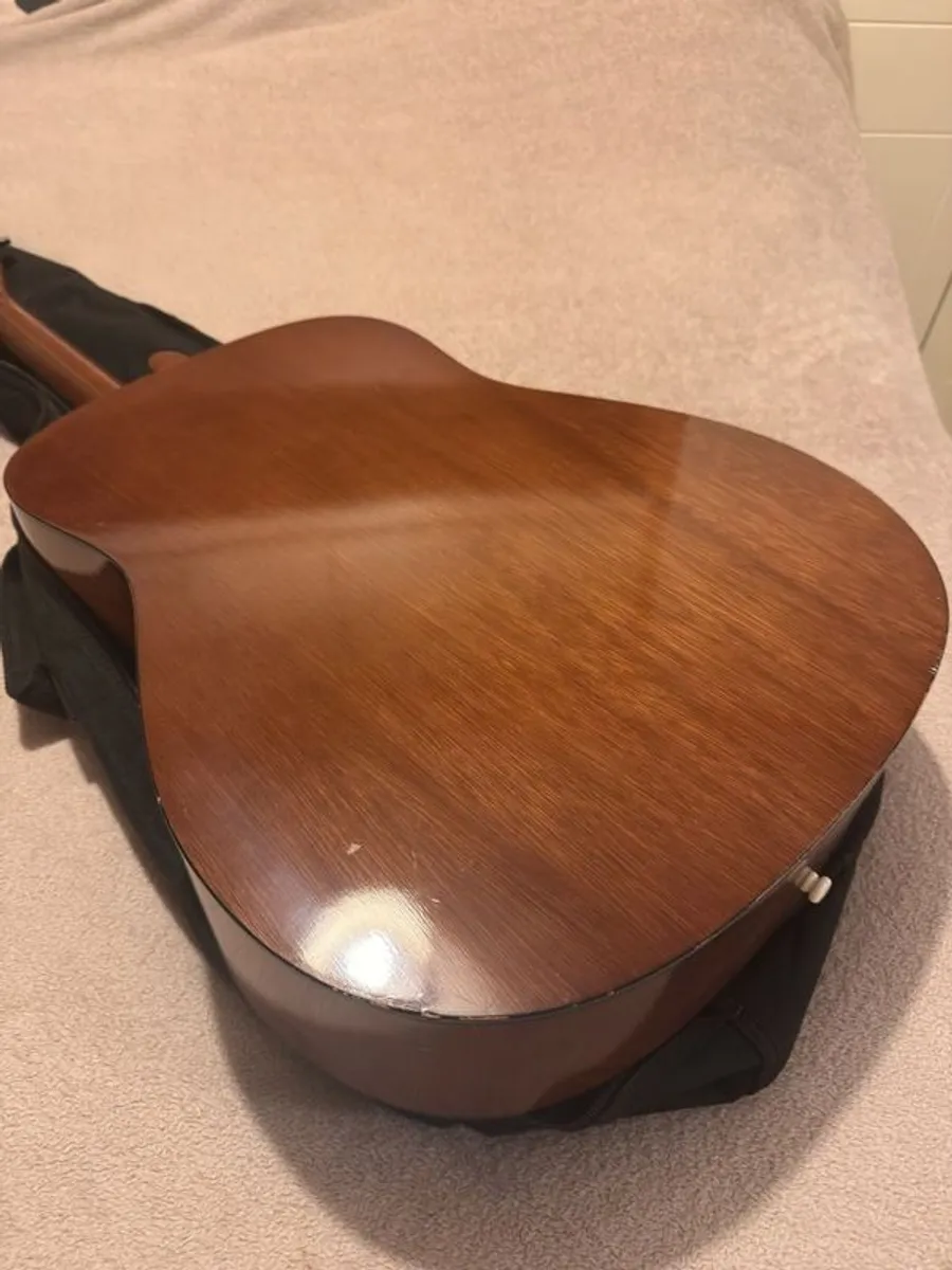 Yamaha F310 Acoustic Guitar + Gig Bag - Image 4