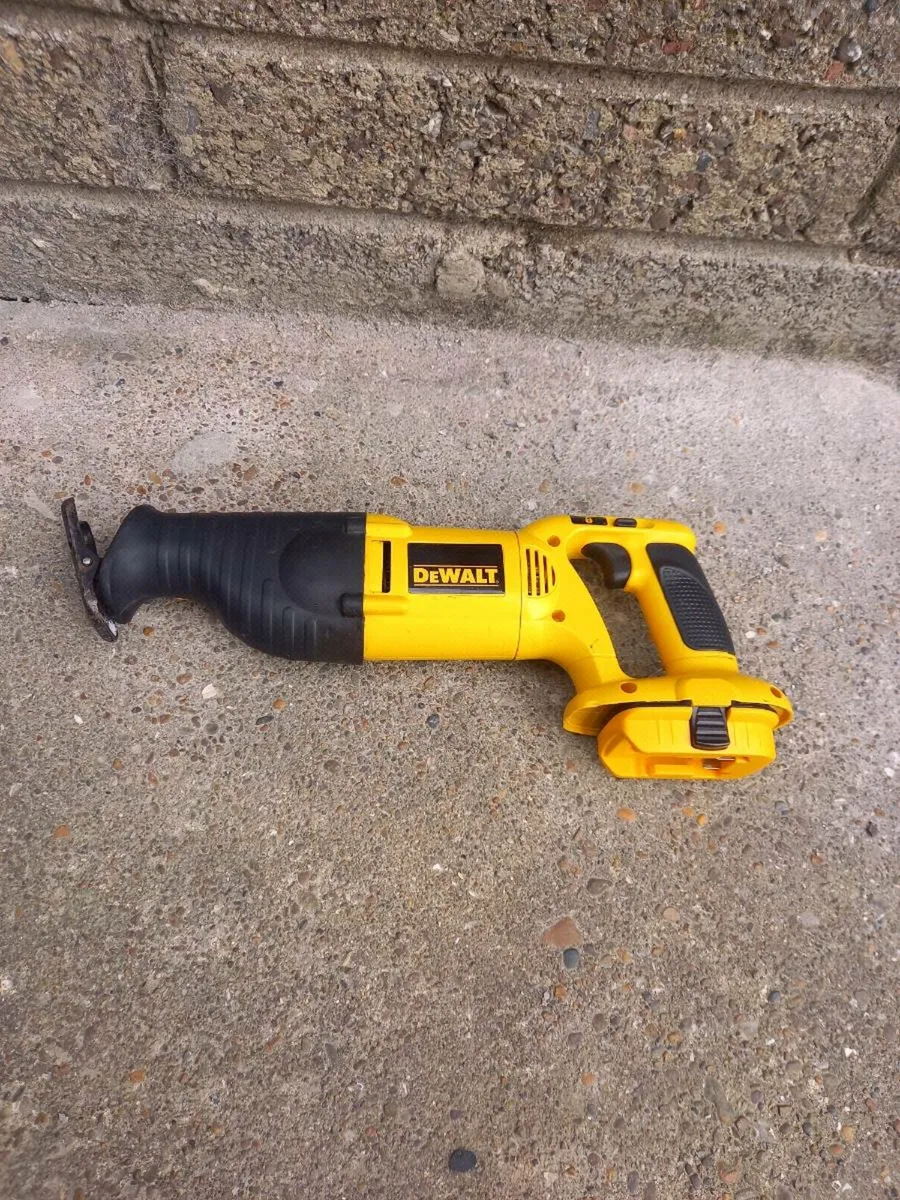 DeWalt Cordless Sabre Saw - Image 1