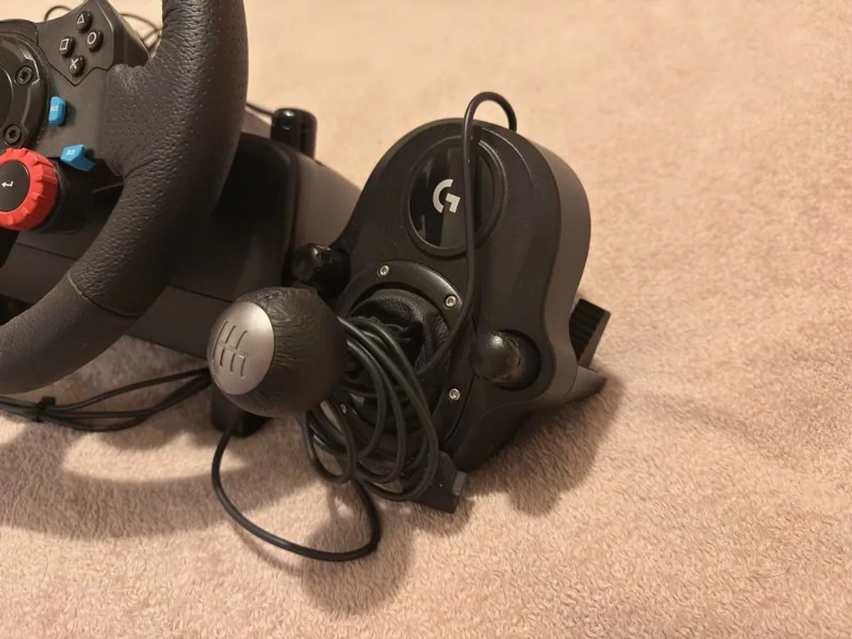 Logitech G29 Racing Wheel + Pedals + Shifter - Image 3