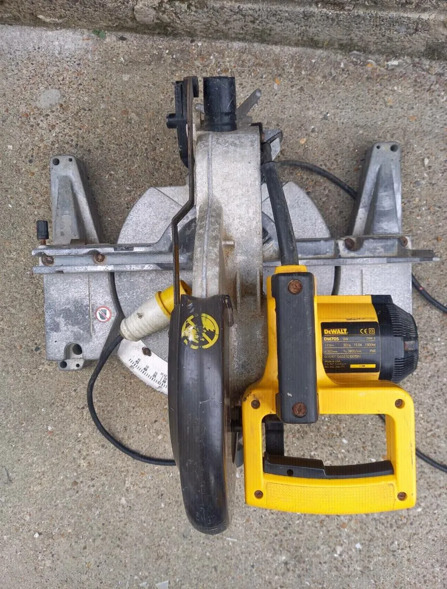 DeWalt 12 Inch Chopsaw - Image 4