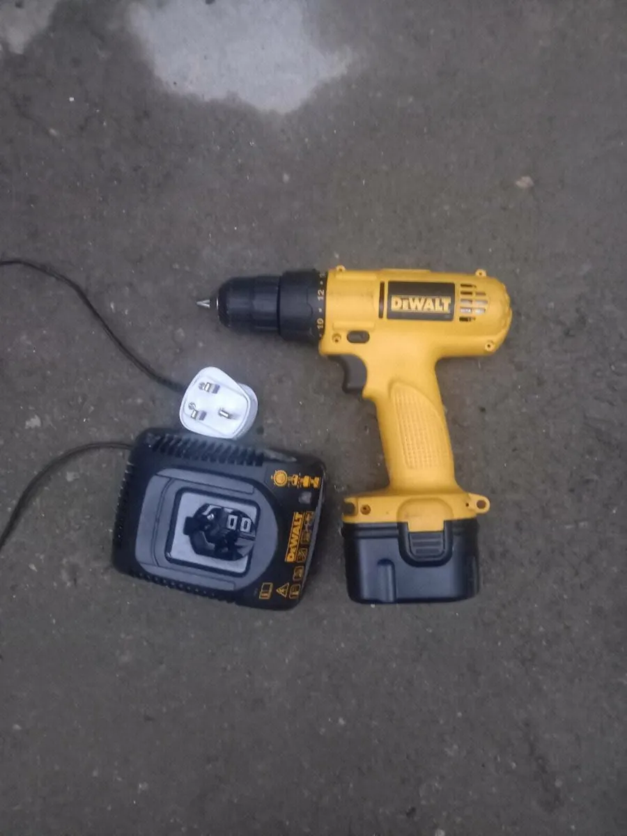 DeWalt Cordless Drill Set - Image 1