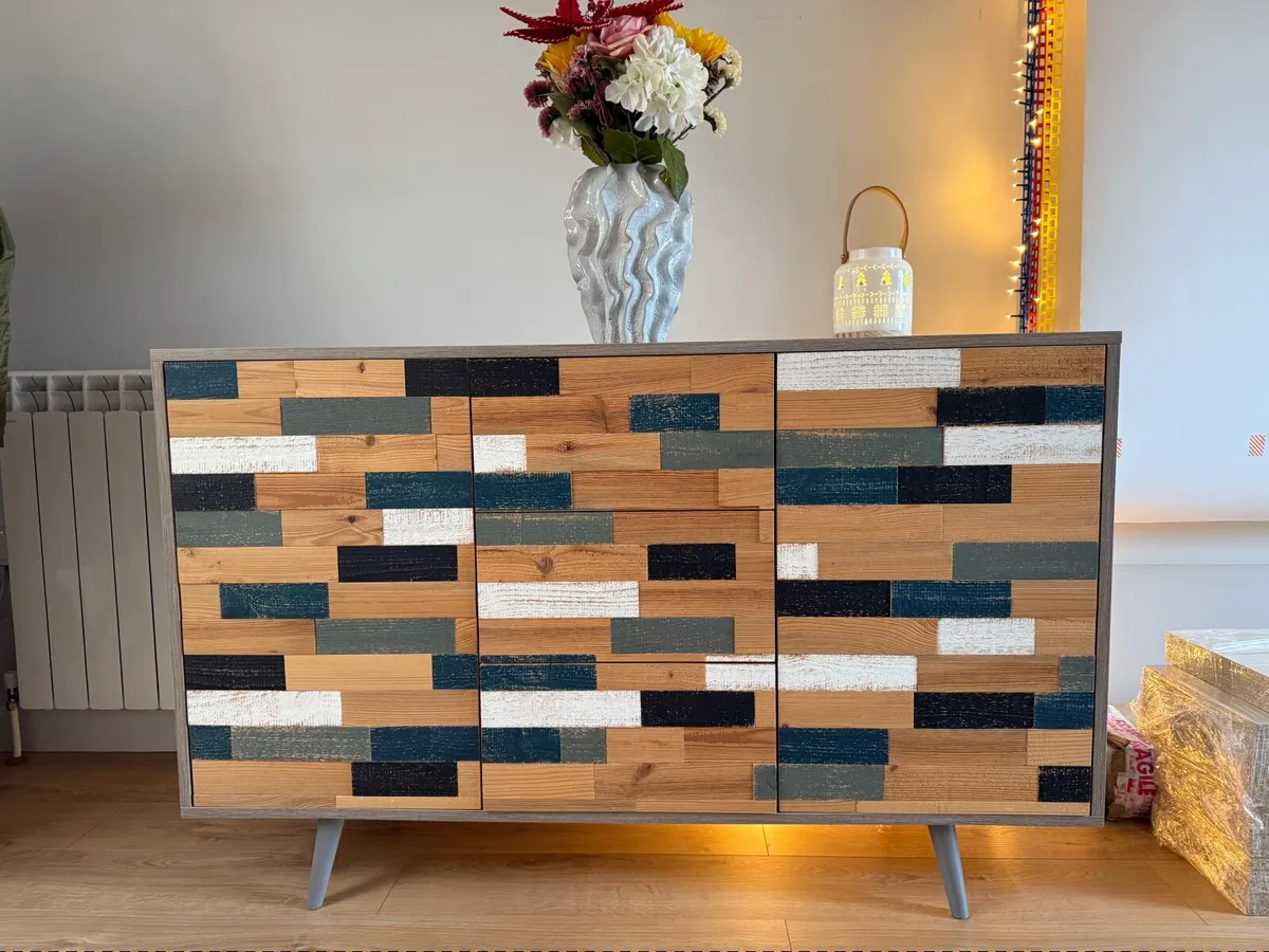 Chest of drawer - Image 1