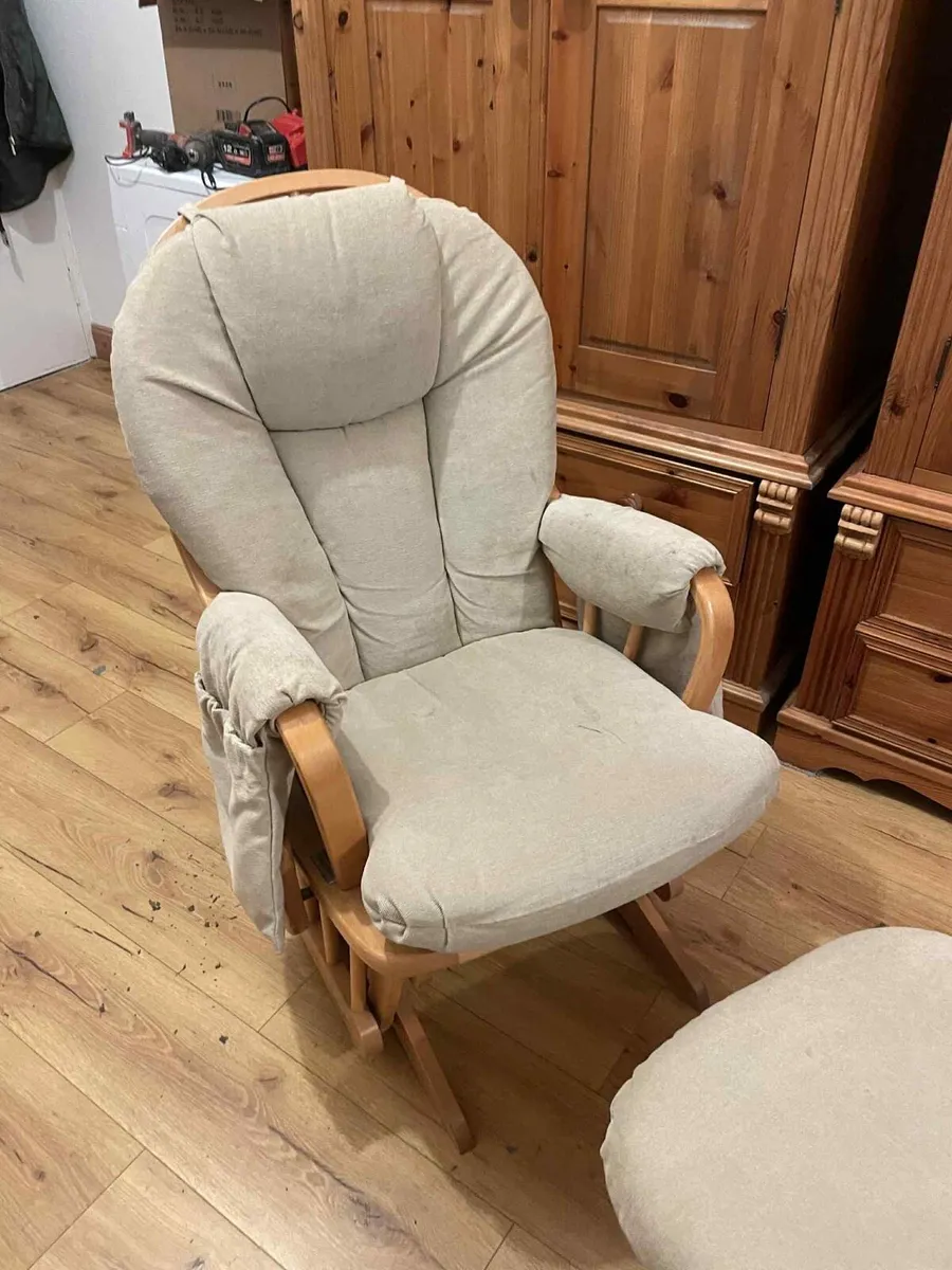 Rocking chair + stool - Image 1