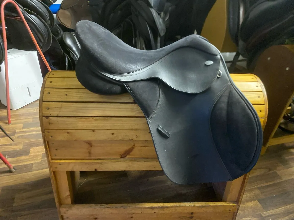17” Thorowgood T4 adjustable saddle - Image 4
