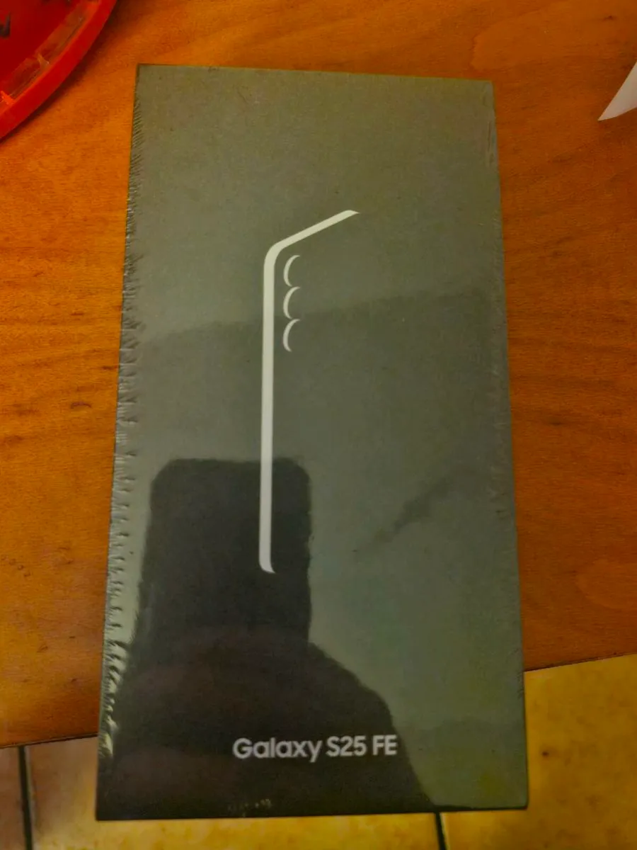 Samsung s25FE - Image 1