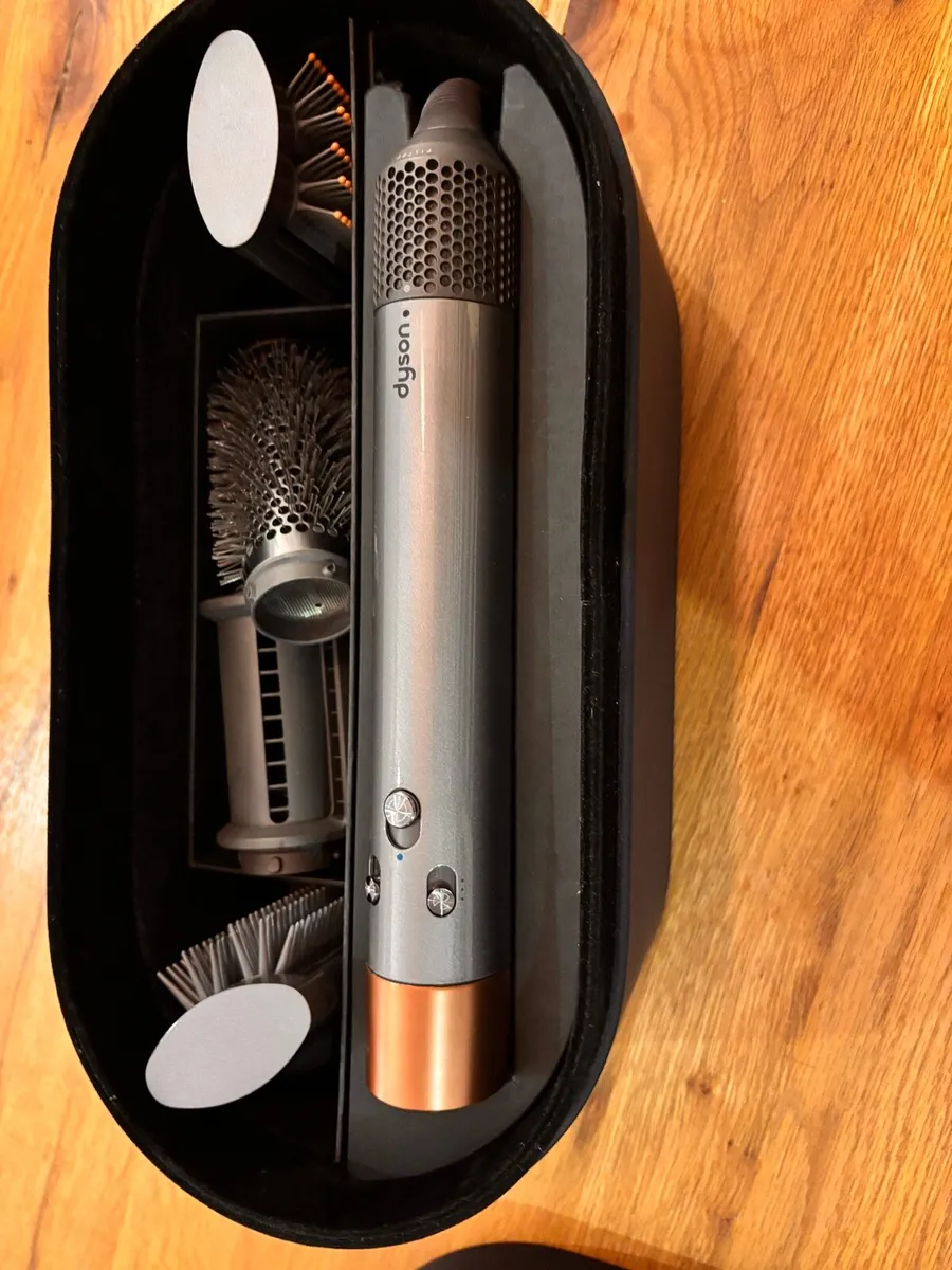 Dyson Air Wrap - Image 1